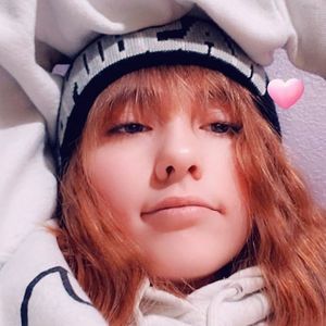 Meet your Posher, Chloe